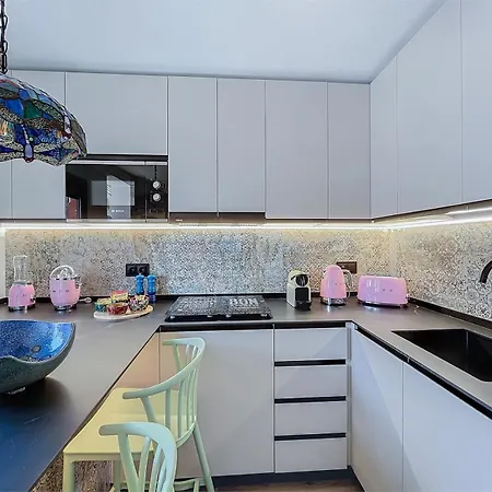 Alhambra Deco Homtels *