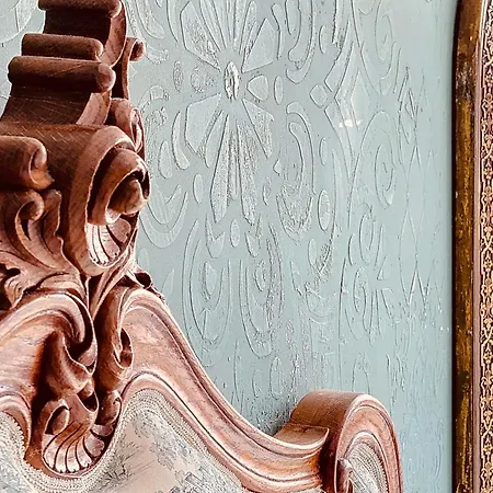 Alhambra Deco Homtels *