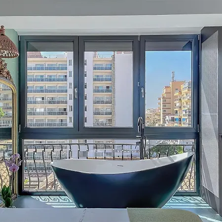 Alhambra Deco Homtels *